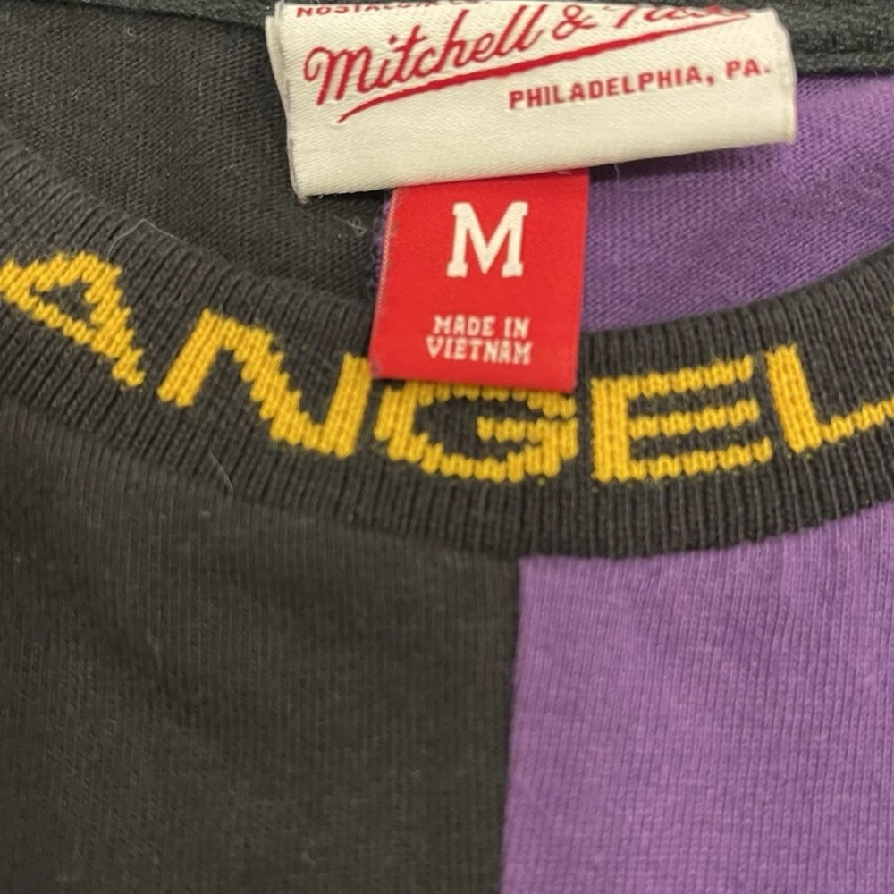 Mitchell & Ness LA Lakers T-shirt Size Medium NBA Hardwood Classics Black Purple - Picture 3 of 11